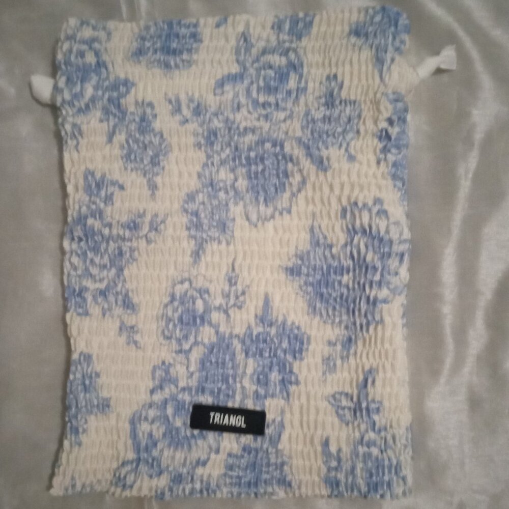 Triangl draw string bag light blue/white